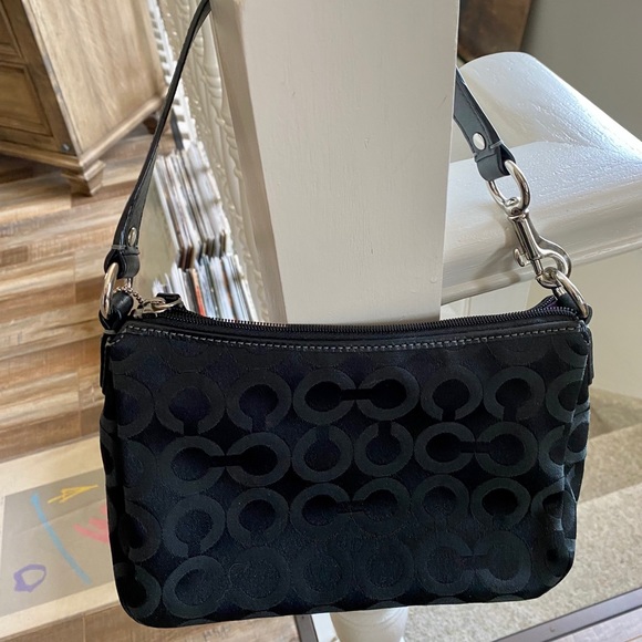 ❌SOLD❌ Coach black purse - Picture 2 of 9